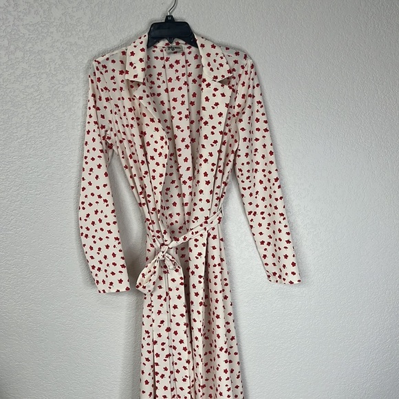 Show Me Your Mumu Wrap Robe Dress Floral Red and White size Small - Picture 10 of 10